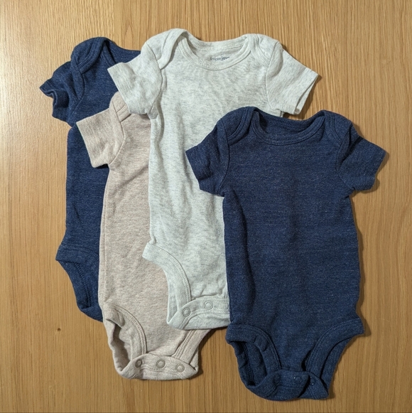 Newborn Onesie Bundle - Picture 1 of 5